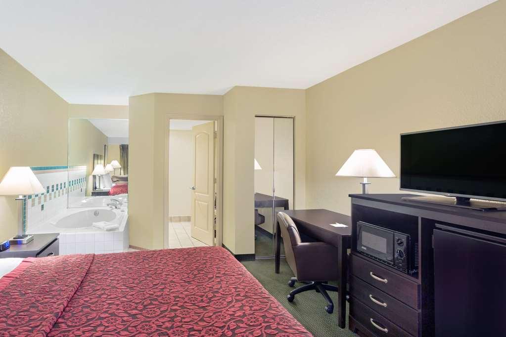 Days Inn & Suites By Wyndham Columbia Airport Уэст-Коламбия Номер фото