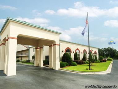 Days Inn & Suites By Wyndham Columbia Airport Уэст-Коламбия Экстерьер фото